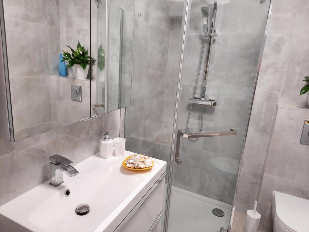 Apartament Amber Comfort Z Prywatnym Miejscem Parkingowym Kołobrzeg Exterior foto